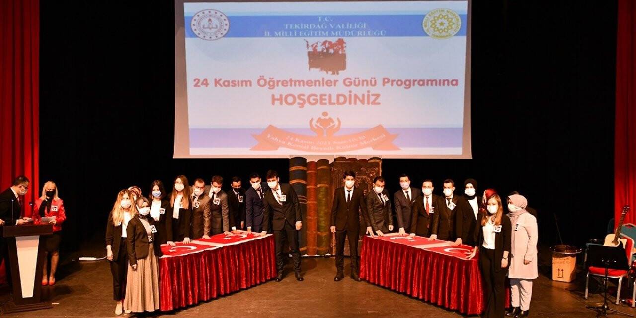 Yeni atanan 682 öğretmen yemin etti