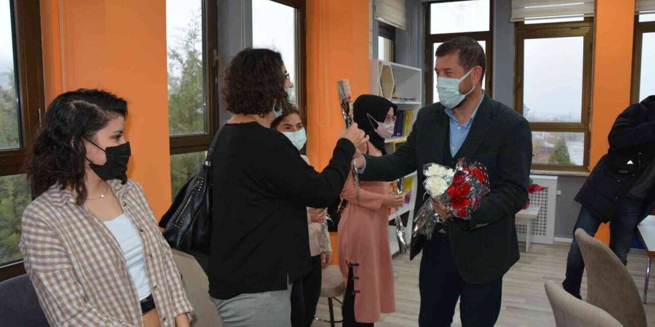 Sındırgı’da emekli öğretmenler unutulmadı