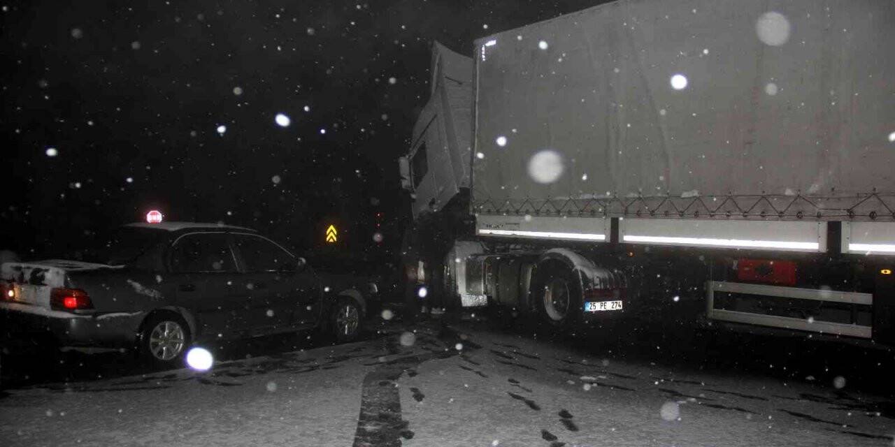 Erzincan ve Bayburt’un yüksek kesimlerinde kar yağışı etkili oldu