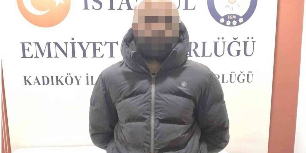 Kadıköy metrosunda kadına bıçak çeken şahıs suç makinesi çıktı