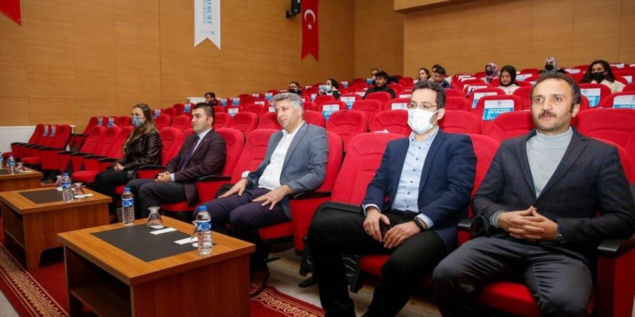 Bayburt Üniversitesinden Türkçe öğretmen adaylarına yönelik seminer