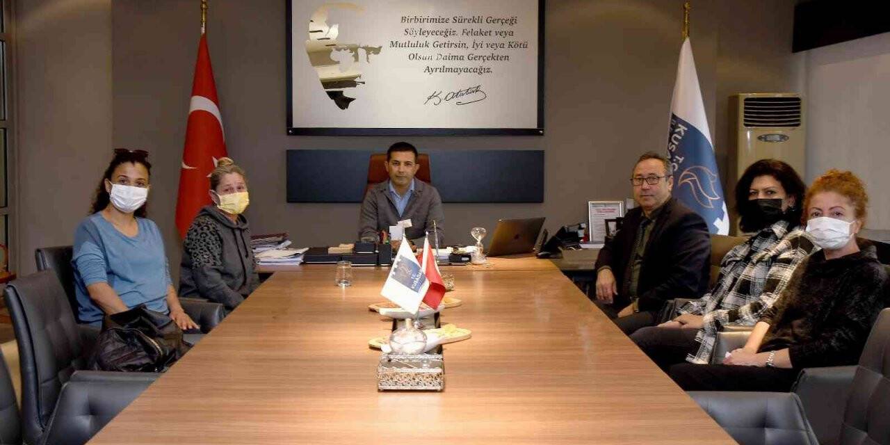 Meksika’daki kazada yaşamını yitiren Arzu’nun annesi, Başkan Günel ile bir araya geldi