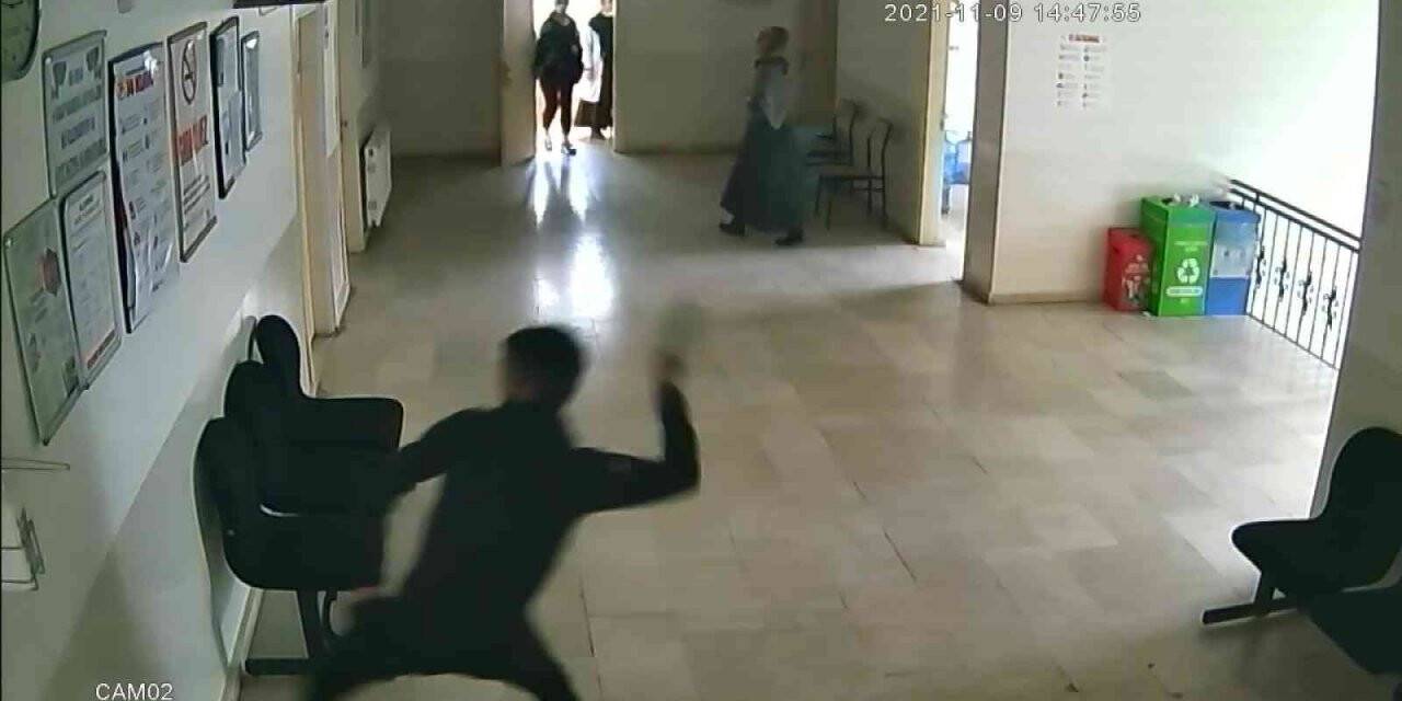 İstanbul’da aile sağlığı merkezinde satır paniği