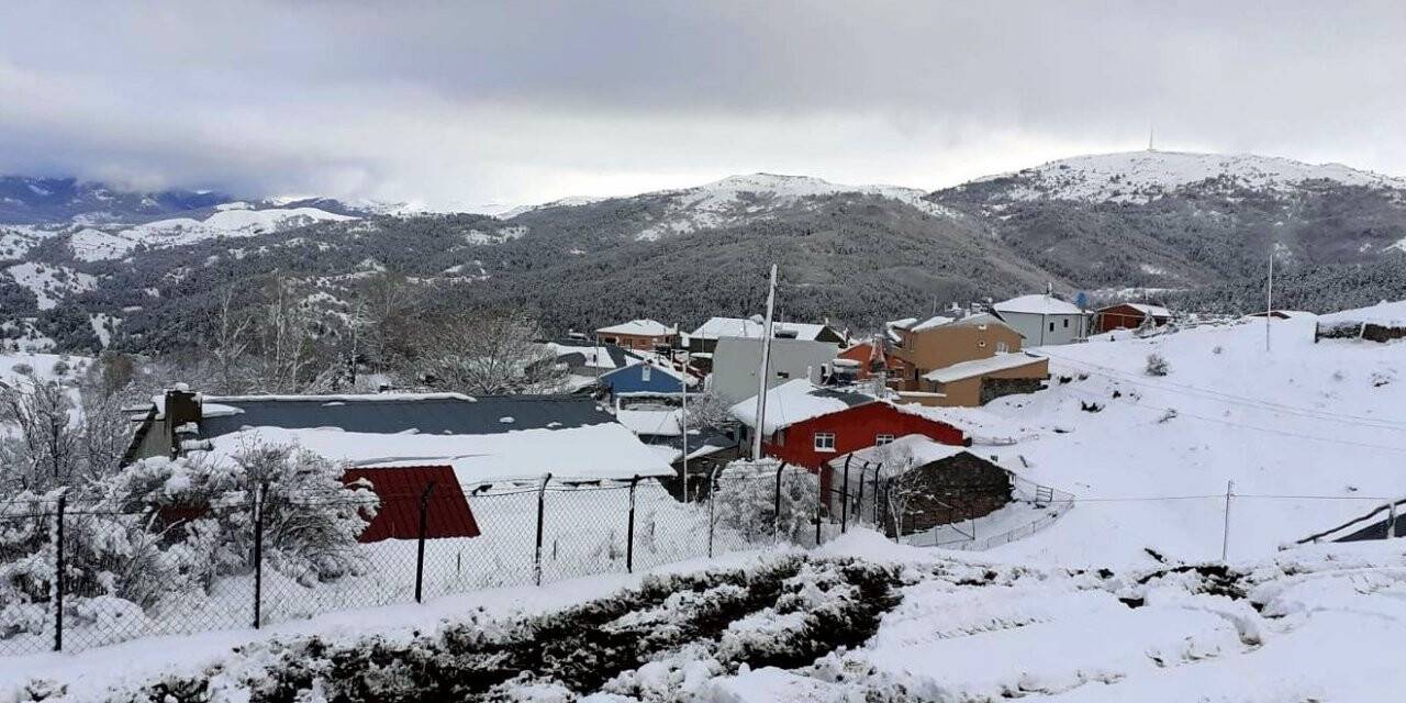 Erzincan’ın yüksek kesimleri kardan beyaza büründü