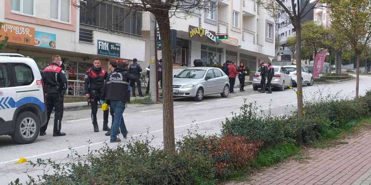 Bursa’da hırsızlık için girdiği dükkanda yakalanıp dayak yedi, arkadaşlarıyla geri gelip kurşun yağdırdı