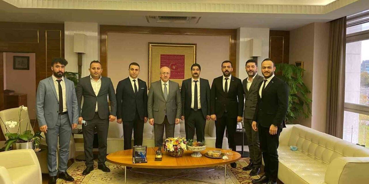 ASRİAD Van Şubesinden Ticaret Bakan Yardımcısı Uçarmak ile gazeteci Şahin’e ziyaret