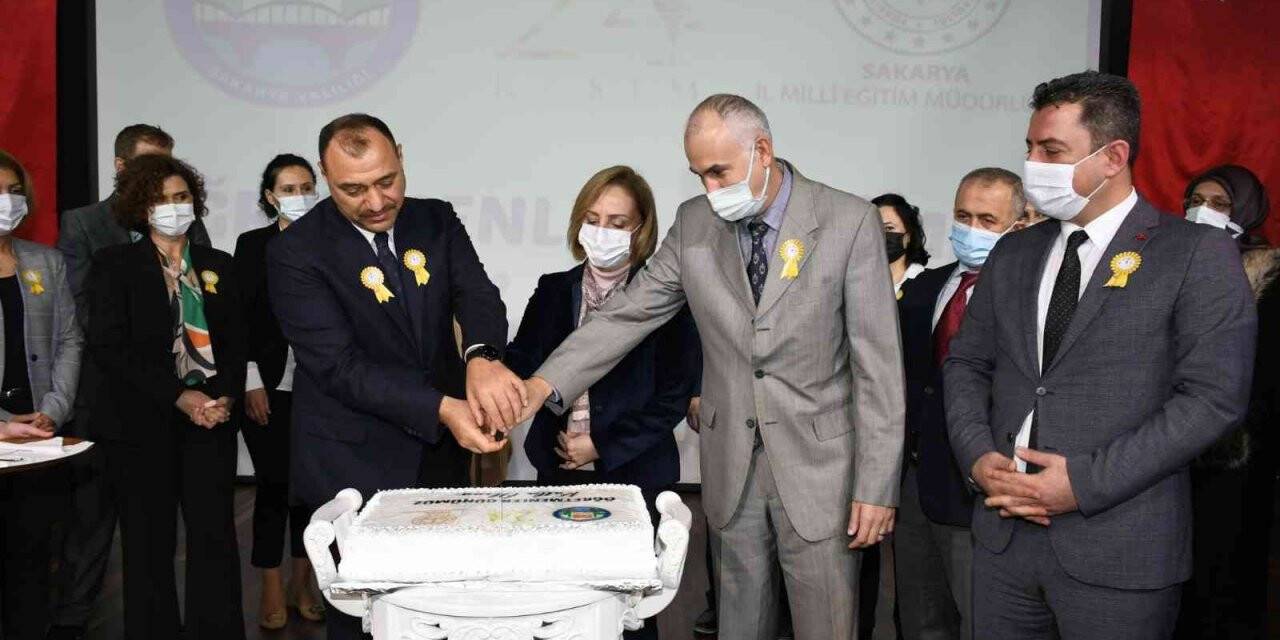 24 Kasım’da dünyaya gelen 27 öğretmene sürpriz doğum günü