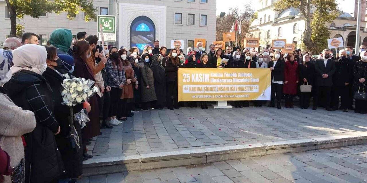 Ak kadınlar "kadına şiddete hayır" dedi