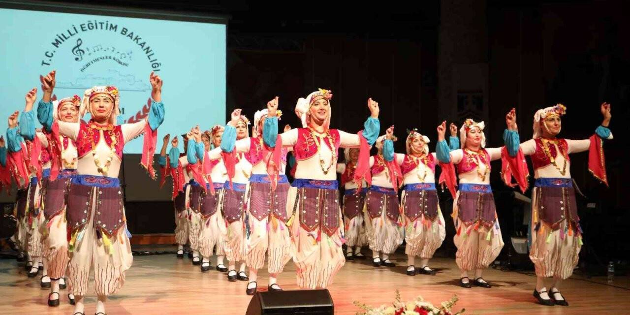 Bodrum’da öğretmenler sahneye çıktı