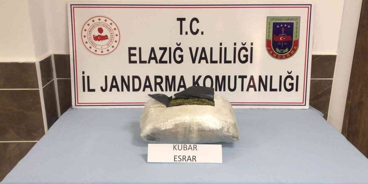 Elazığ’da streç filme sarılı 2,5 kilo esrar ele geçirildi