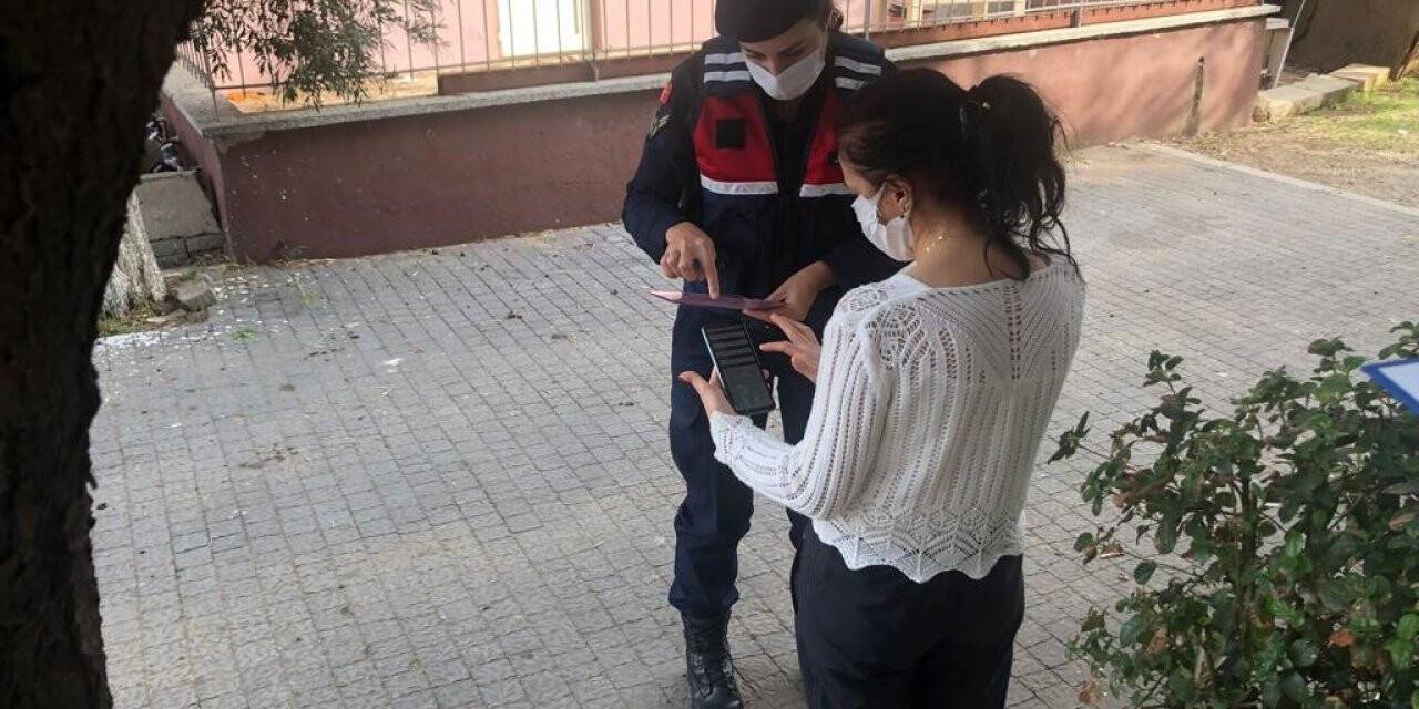 Jandarmadan kadınlara KADES bilgilendirmesi