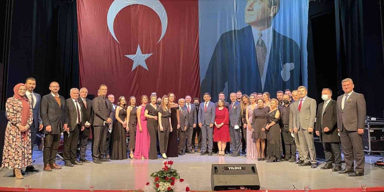Öğretmenlerden, öğretmenler gününe özel müzik şöleni