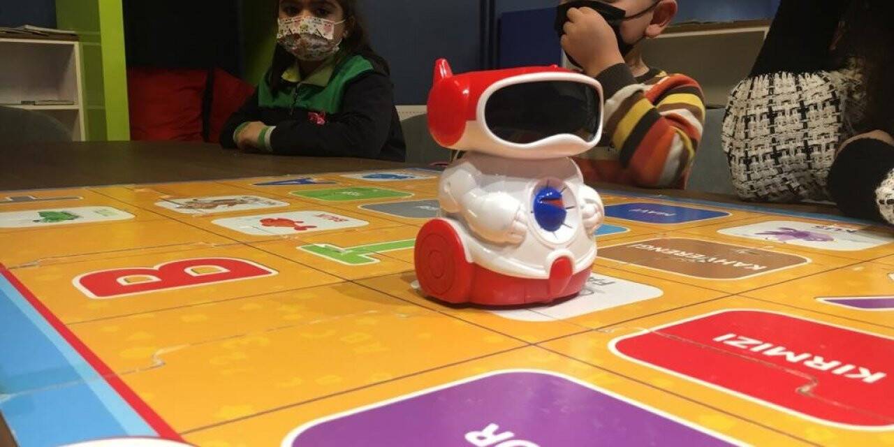 Mamaklı miniklere robotik kodlama eğitimi