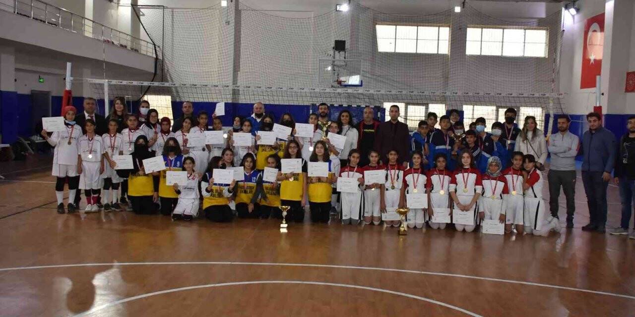 Elazığ’da voleybol müsabakaları tamamlandı