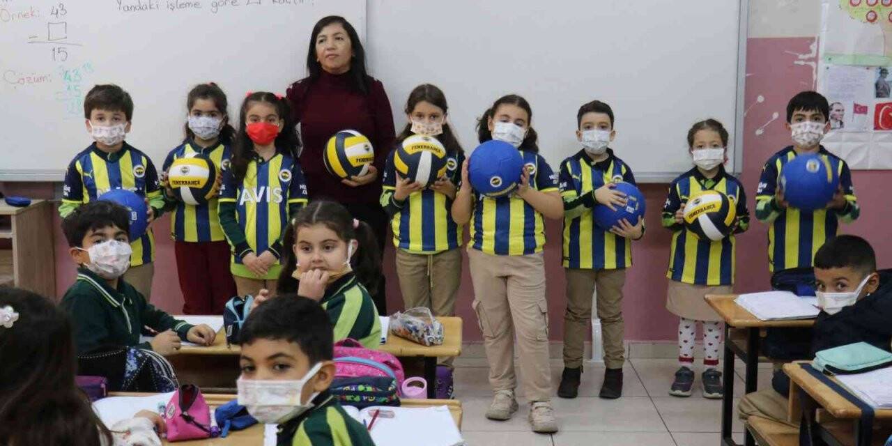 Fenerbahçe’ye mektup yollayan öğrencilere Başkan Ali Koç’tan jest