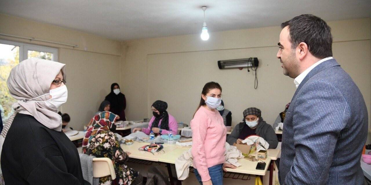 Başkan Özlü emektar kadınlarla buluştu