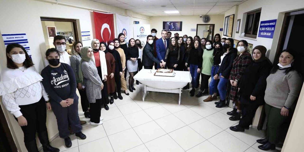 Büyükşehir gönüllü eğitmenleri unutmadı