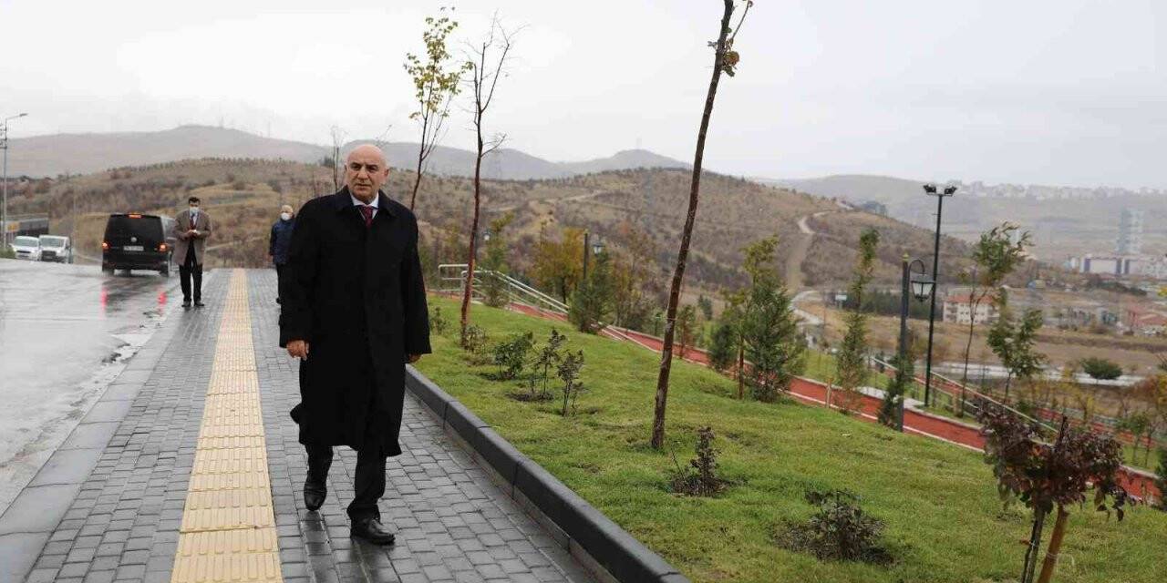 Nursultan Nazarbayev Parkı’na bin 300 metrelik yürüyüş yolu