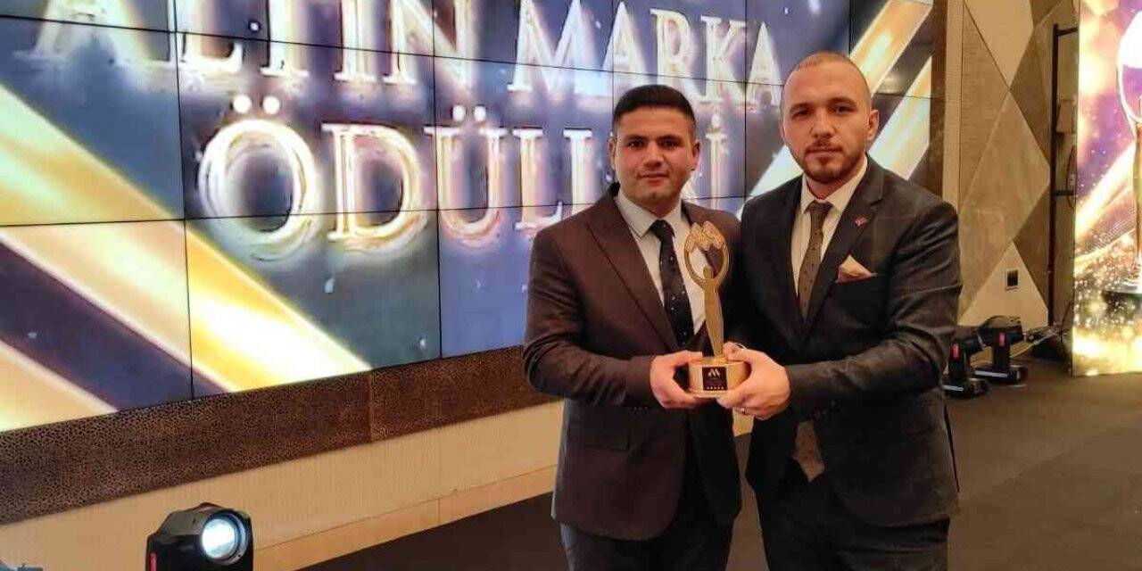 Türkiye Altın Marka Ödülleri’nde Kafkaseli Gıda, "yılın en iyi yöresel lezzet markası" seçildi