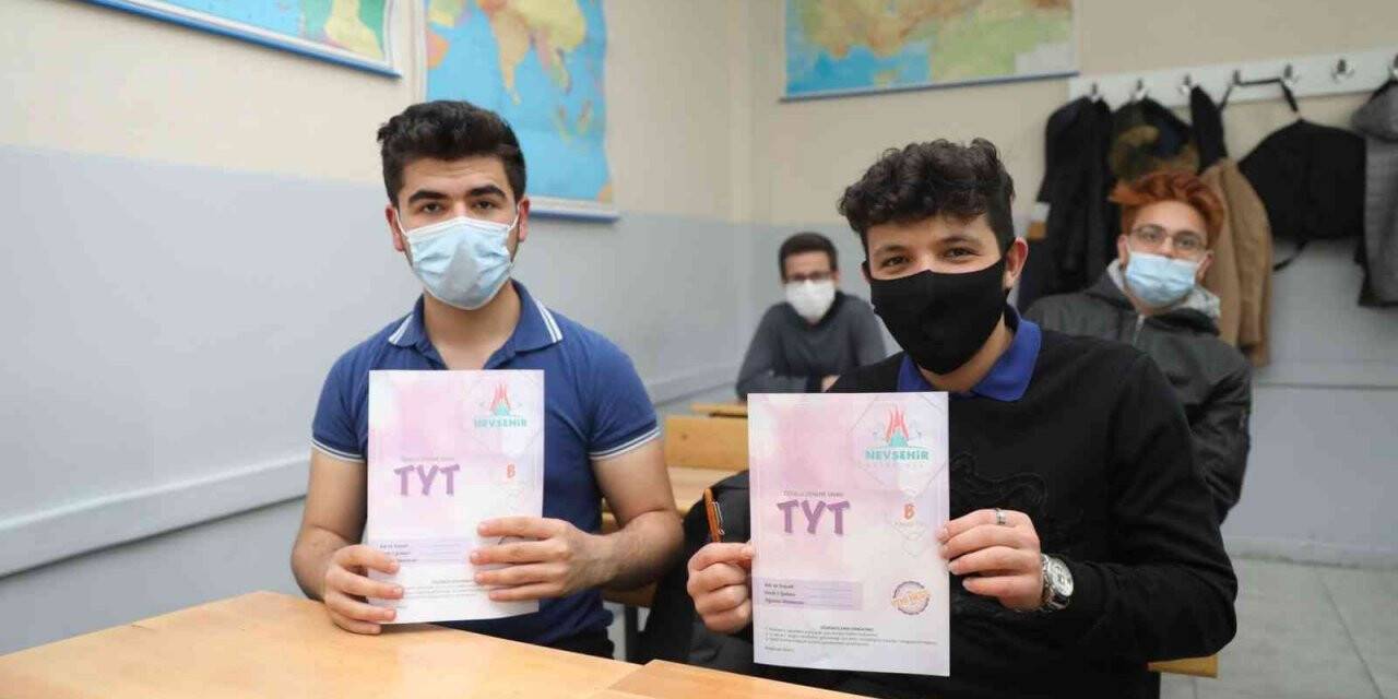Ödüllü deneme sınavına 52 okulda 8 bin 639 öğrenci katıldı