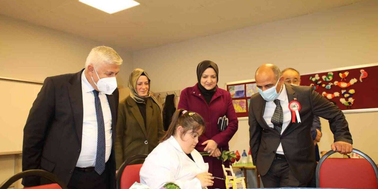 Başkan Söğüt, özel çocukları ziyaret etti