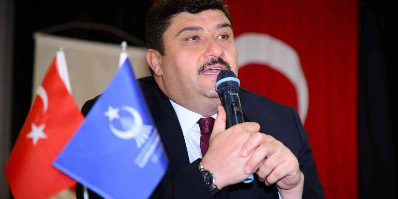 Başkan Oğuz liselilerle tecrübelerini paylaşıyor