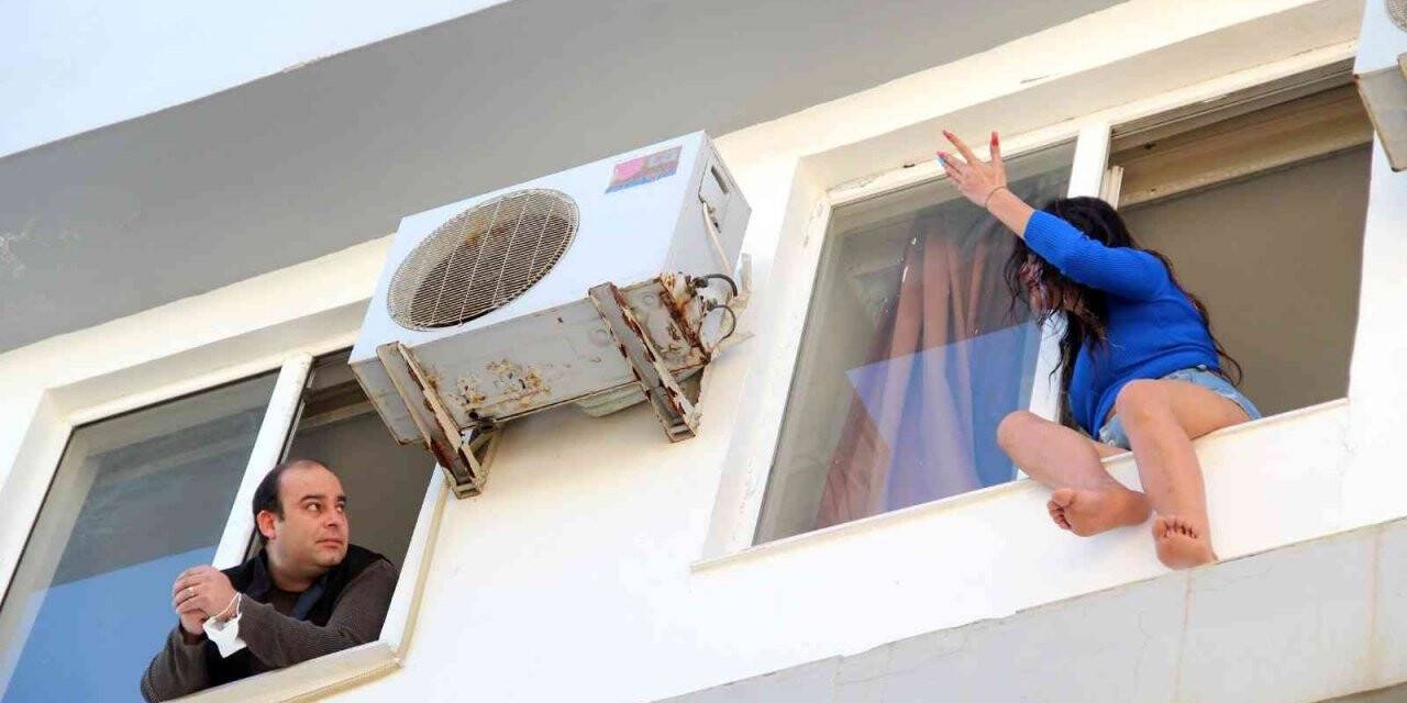 Antalya’da bunalıma giren eski hostes polislere zor anlar yaşattı
