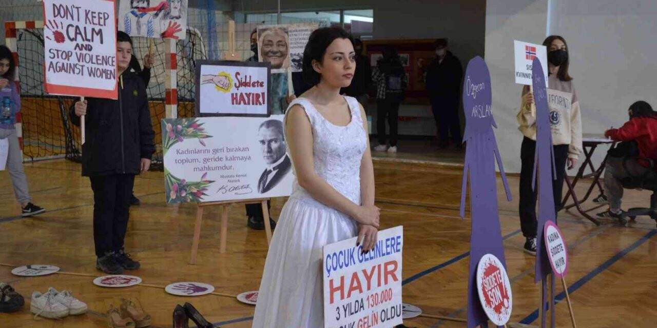 Bafra Anadolu Lisesi öğrencilerinden "Kadına şiddete hayır" etkinliği