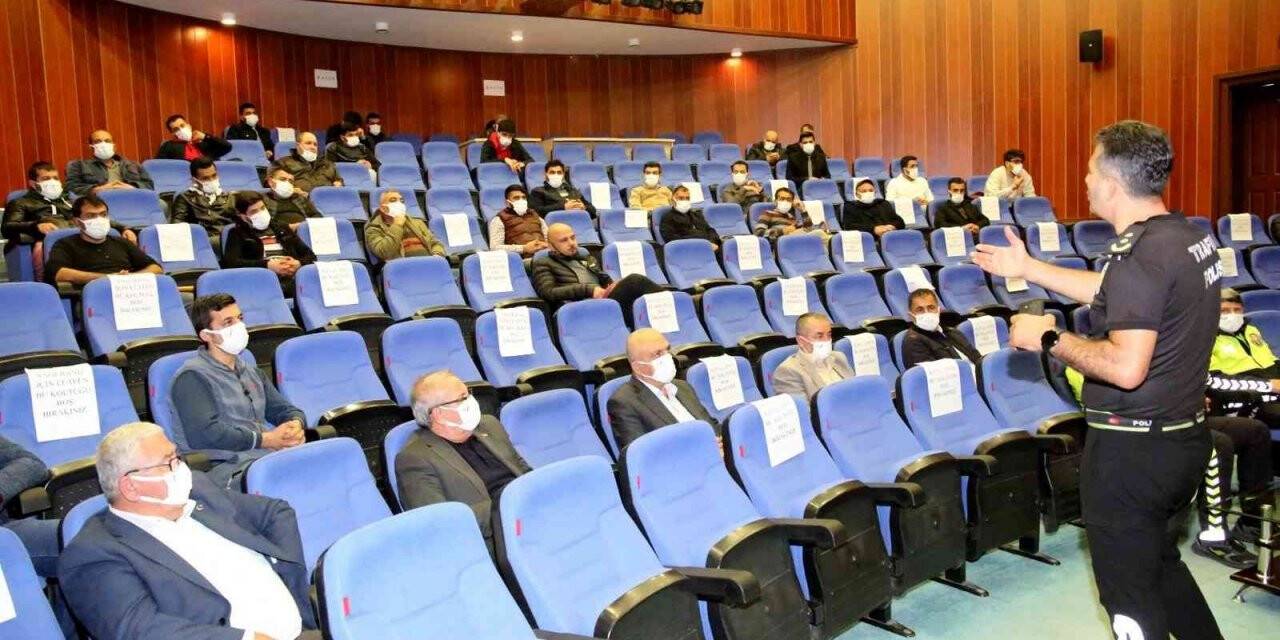 Kaza yapan sürücülere trafik eğitimi verildi