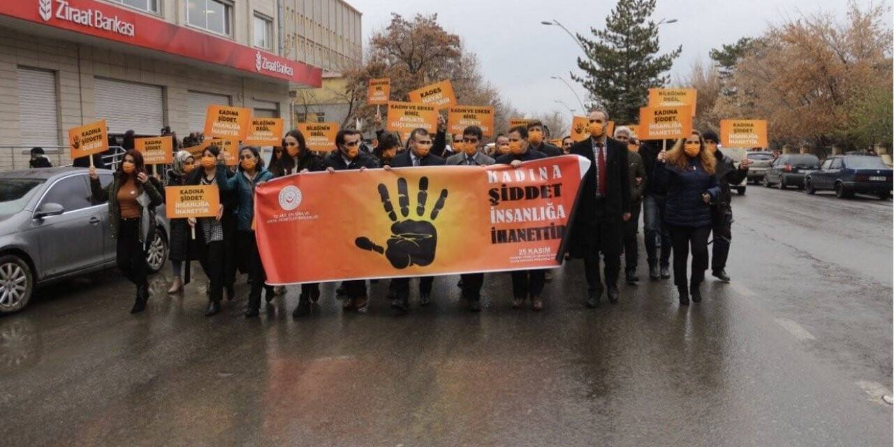 Ağrı’da Kadına Yönelik Şiddete Karşı Farkındalık yürüyüşü düzenlendi