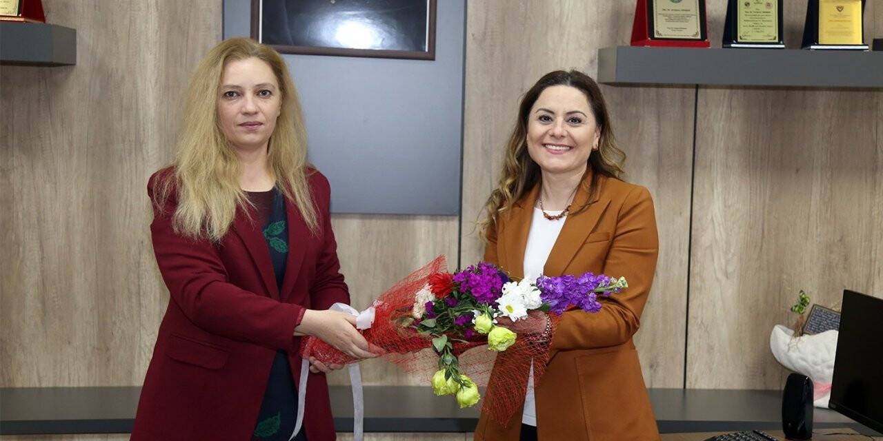 SUBÜ Sağlık Bilimleri’nde bayrak değişimi
