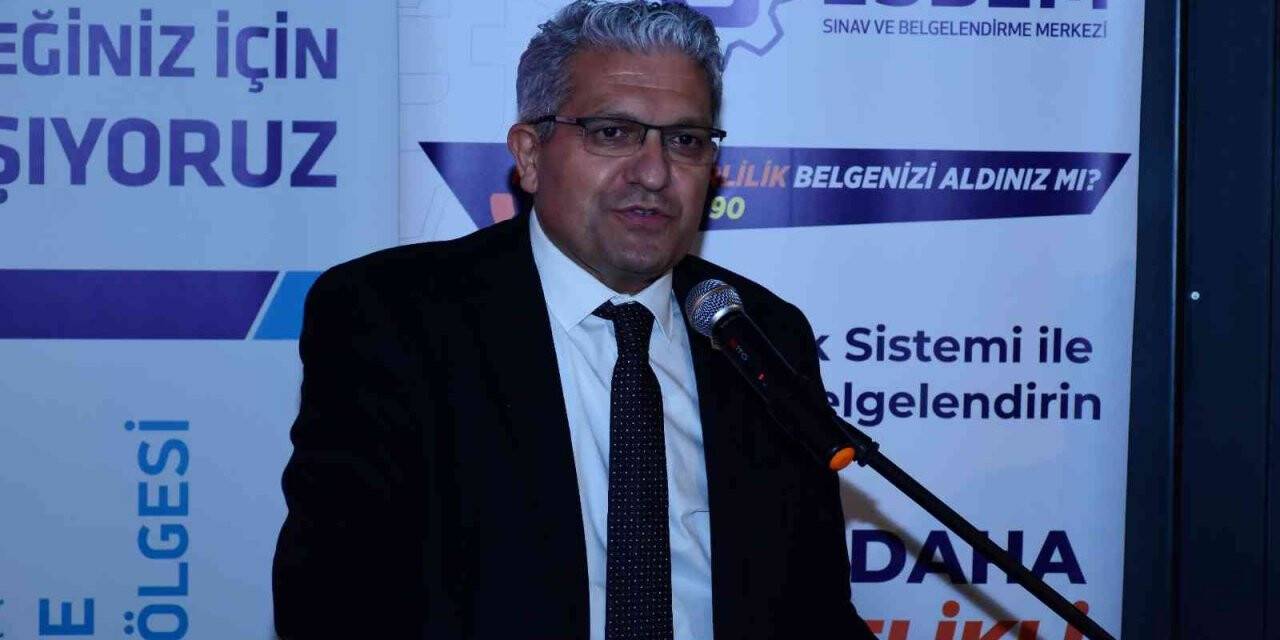 Nadir Küpeli öğretmenlerle buluştu