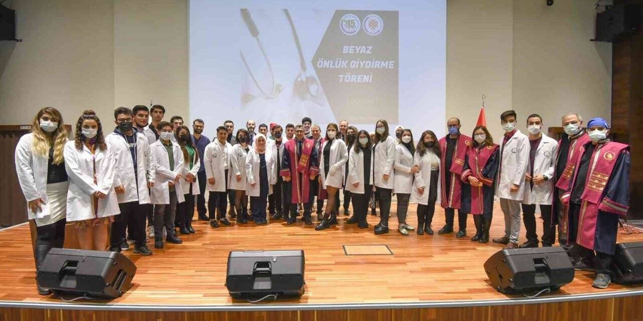 Beyaz önlükleriyle hayatlarını insan sağlığına adayacaklar