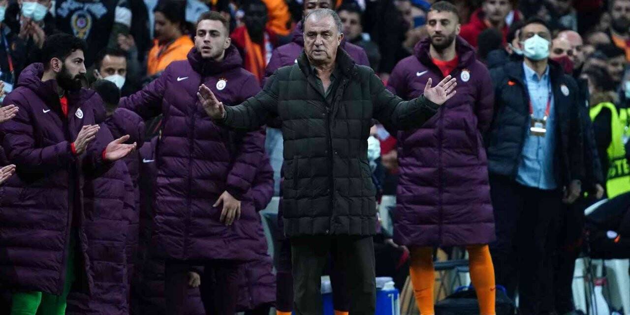 UEFA Avrupa Ligi: Galatasaray: 2 - Marsilya: 0 (İlk yarı)