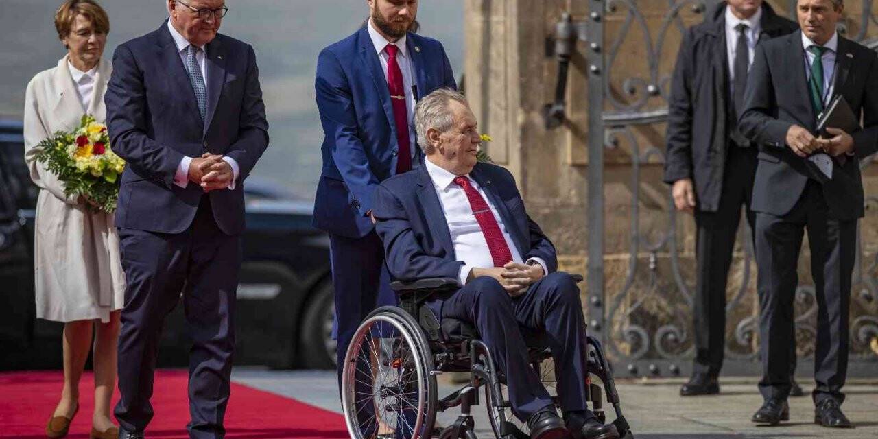 Covid-19’a yakalanan 77 yaşındaki Çekya Devlet Başkanı Zeman hastaneye kaldırıldı