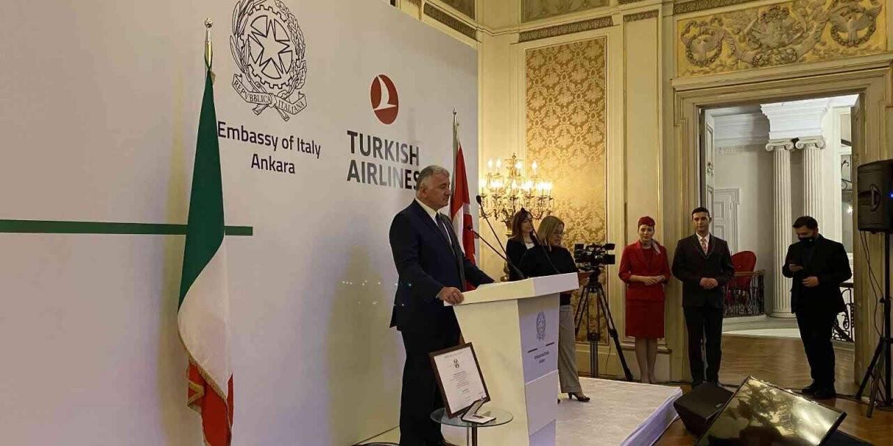 Bilal Ekşi’ye “İtalya’nın Yıldız Nişanı Şövalyesi”