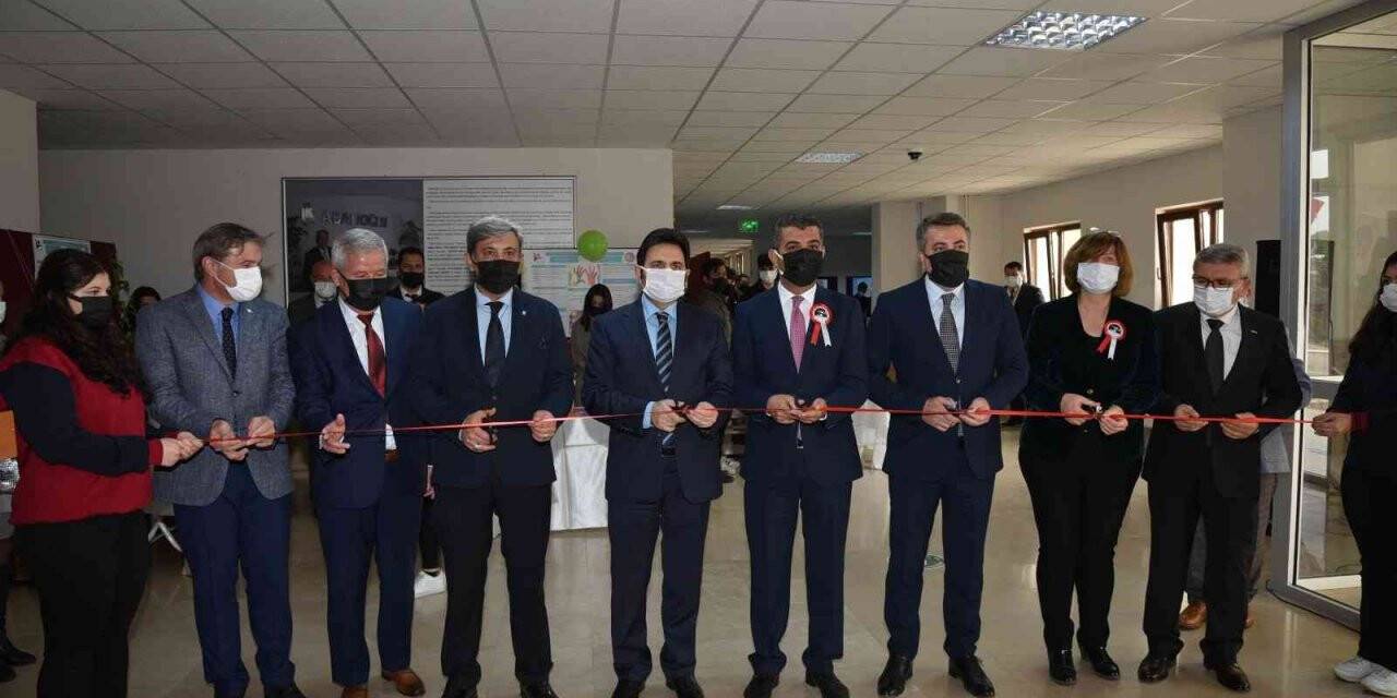 Denizli’de 4006 TÜBİTAK Bilim Fuarı açıldı