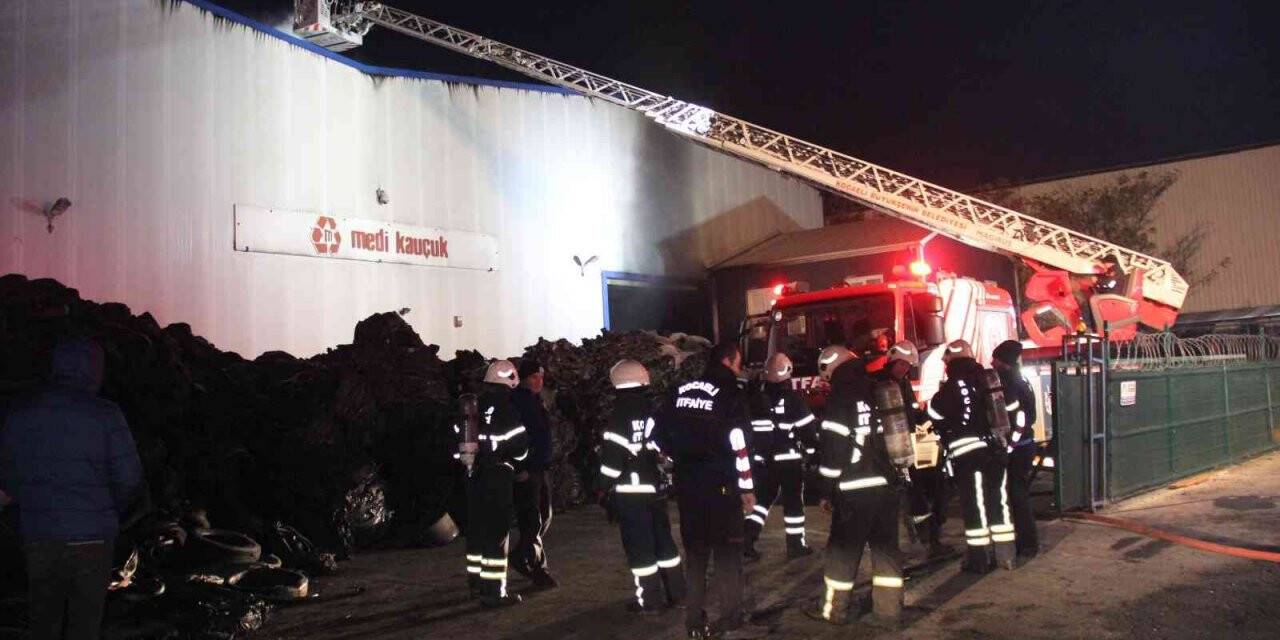 Kocaeli’de kauçuk fabrikasında yangın