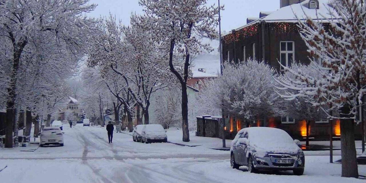 Kars beyaz gelinliğini giydi