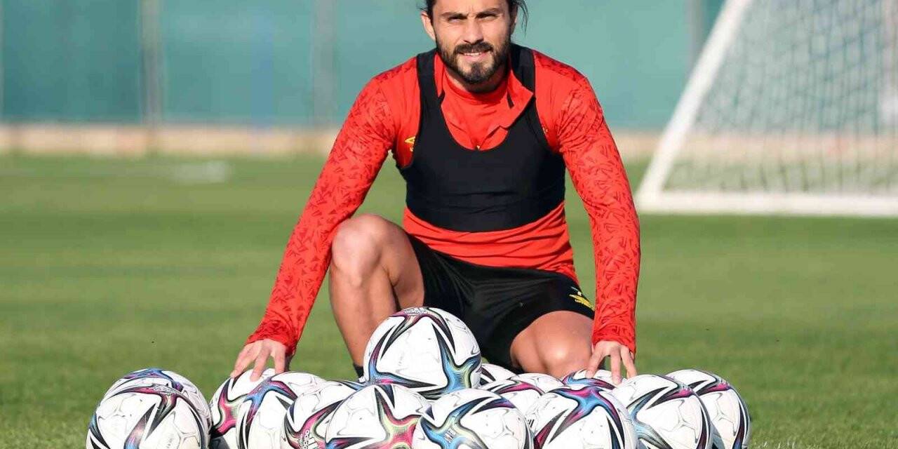 Halil Akbunar: "Fenerbahçe’ye yine gol atmak istiyorum"