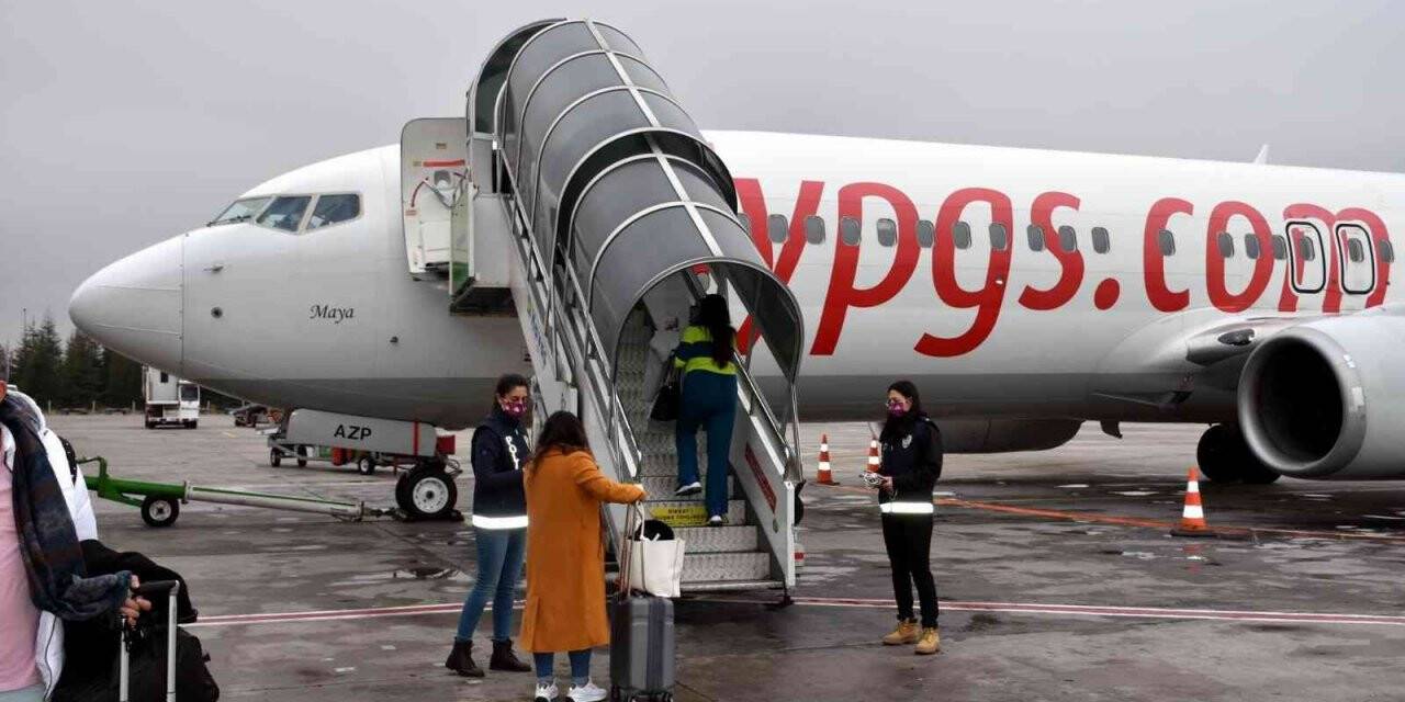 Polis, kadına şiddete karşı vatandaşı bilgilendirdi