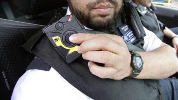 İngiliz polisi kamera giyecek