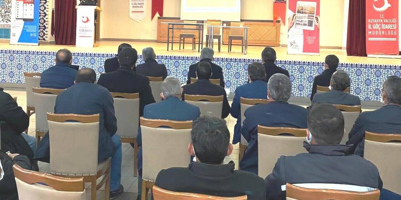 Aslanapa ve Çavdarhisar muhtarlarına Narkorehber eğitimi