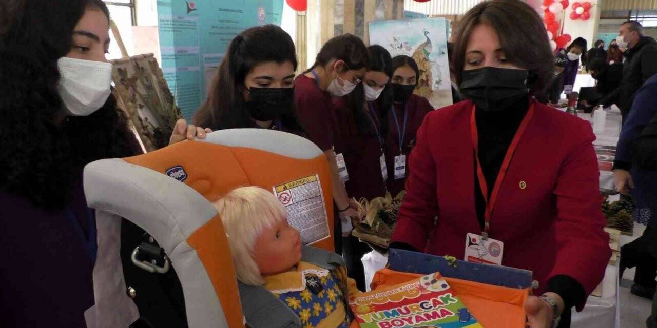 Kız Meslek Lisesi öğrencilerinin projeleri alkış aldı