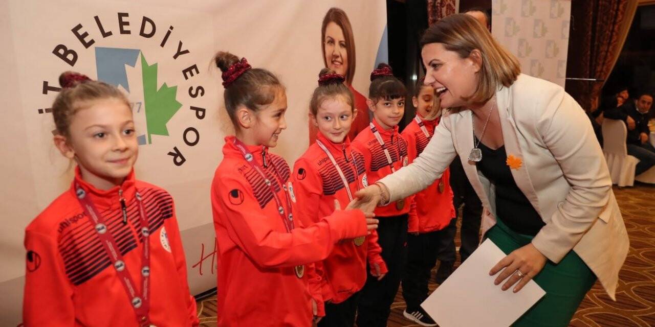 Hürriyet, İzmit Belediyespor’la bir araya geldi