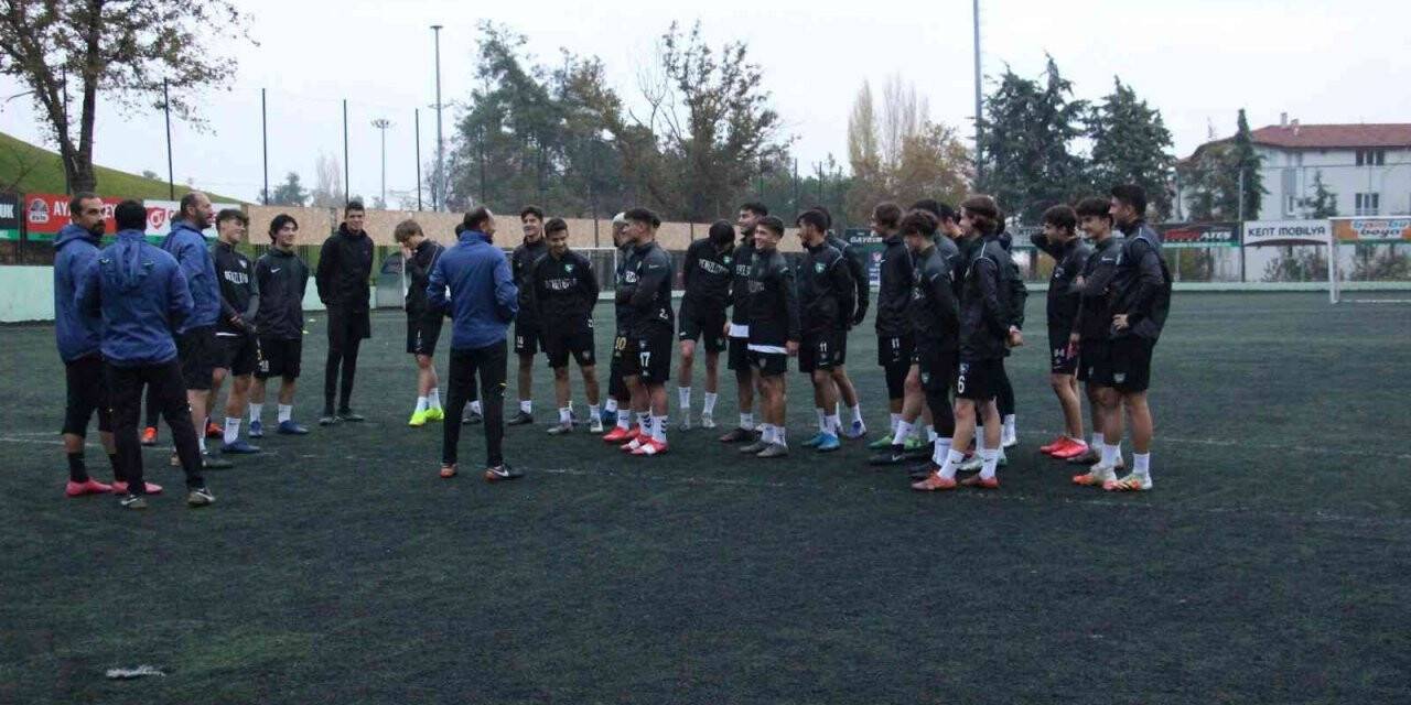 Denizlispor’un geleceğini kurtaracak futbolcular yetişiyor