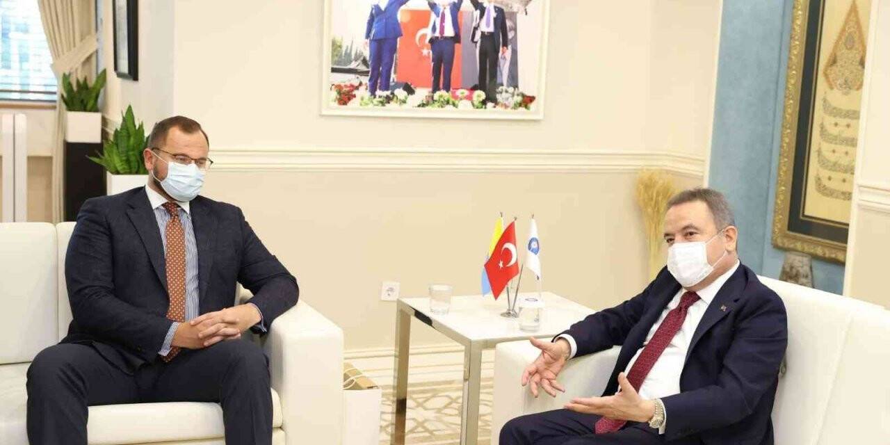 Ukrayna Lutsk Belediye Başkanı Başkan Böcek ile bir araya geldi