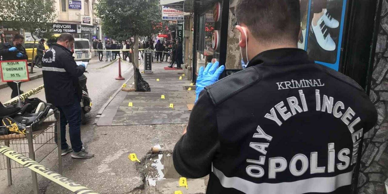 Şehrin göbeğinde silahlı çatışma: 2 yaralı