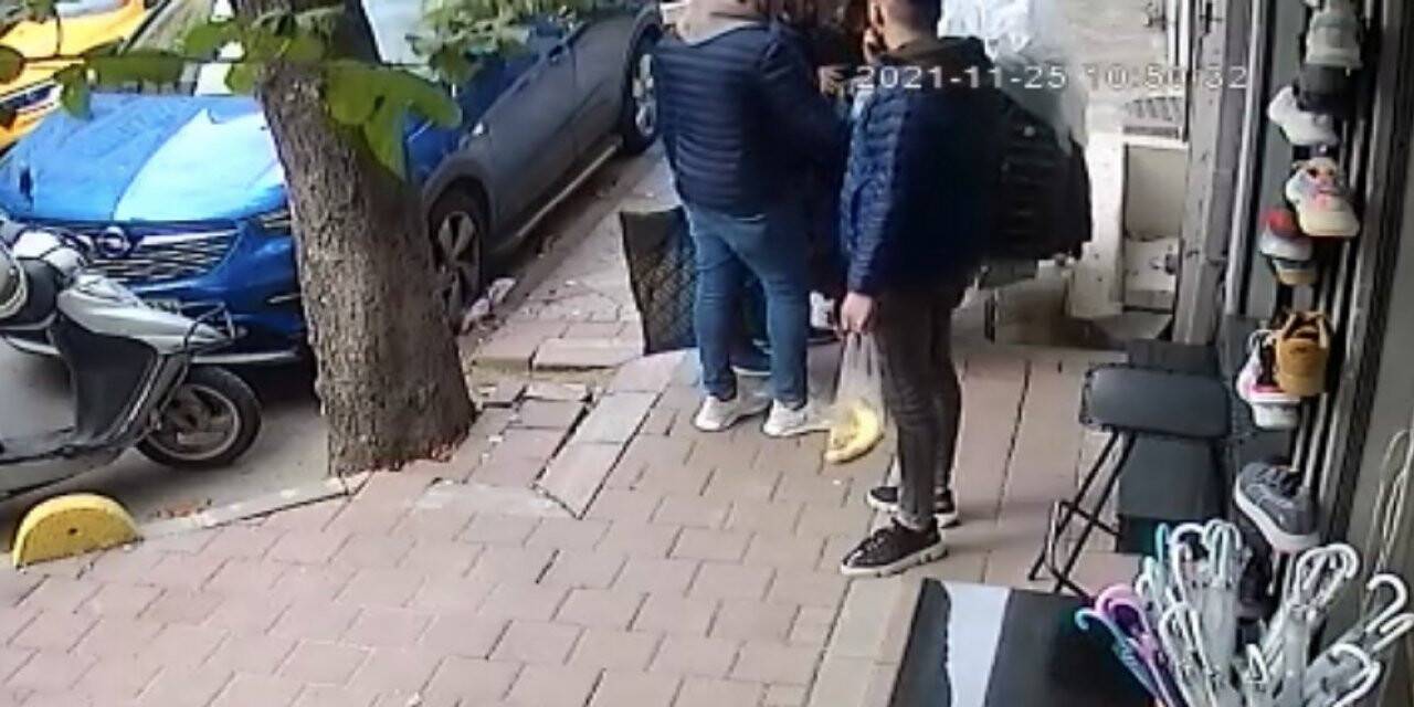 Fatih’te kıyafet hırsızları kamerada