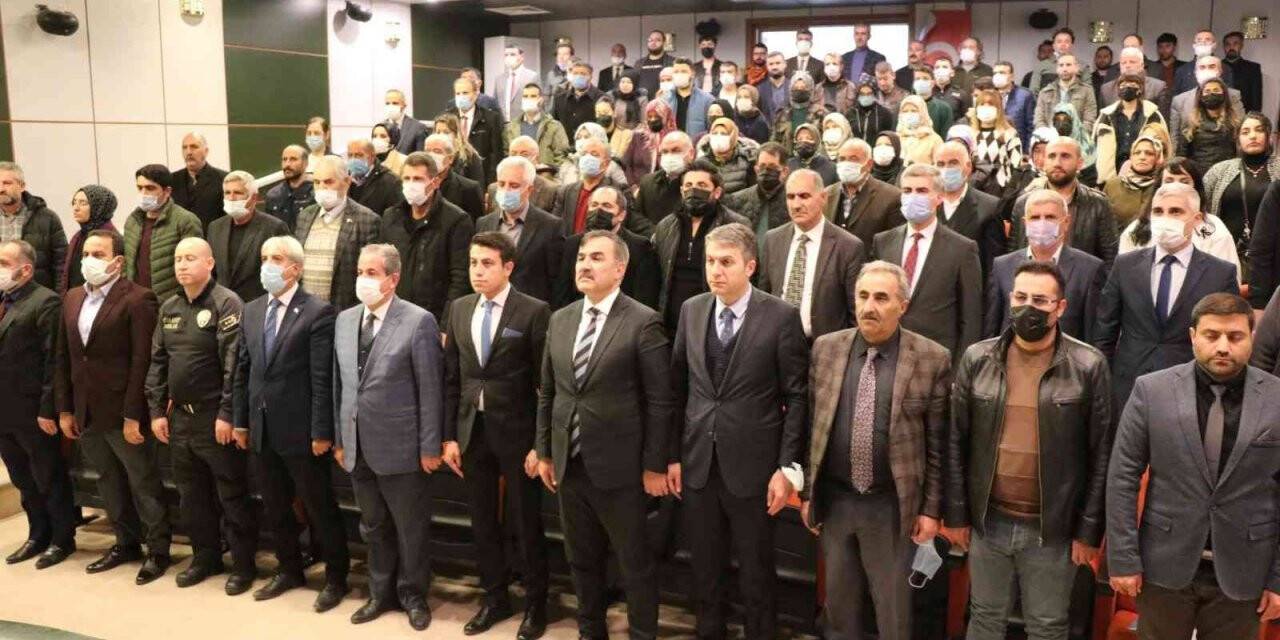 Ahlat’ta “Tarihin Görgü Tanıkları Ayağa Kalkıyor Projesi” tanıtım filminin gösterimi yapıldı